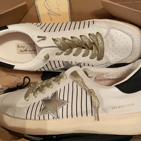 New VH’s with tags. Never worn. - Picture 2 of 2